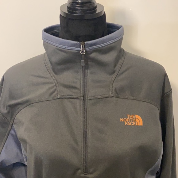 North face 1/4 Zip Sweater - Picture 2 of 5